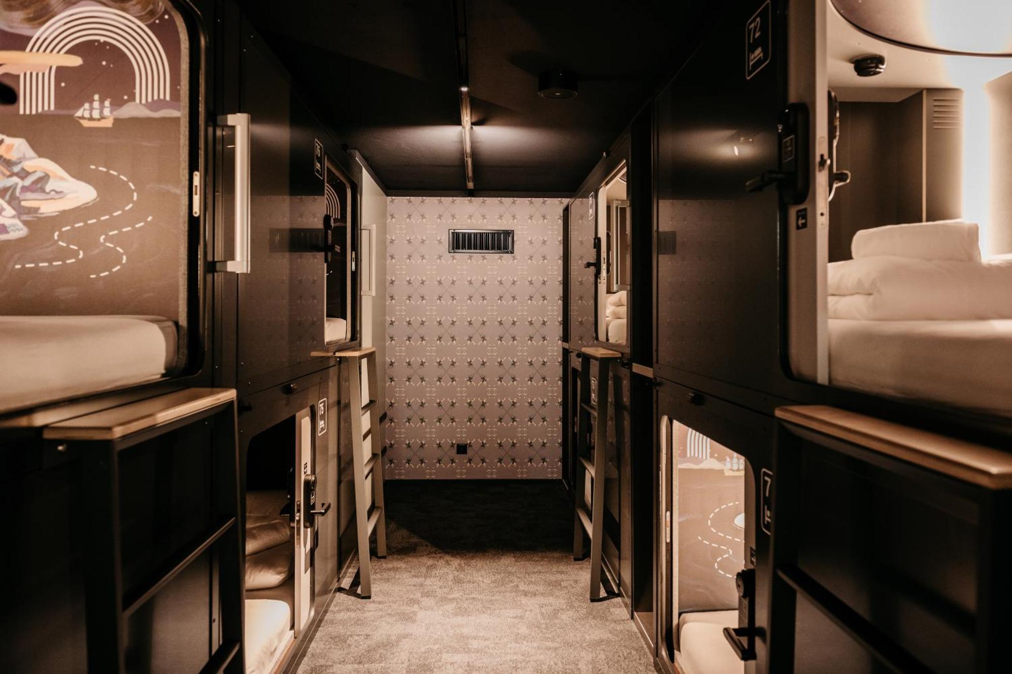 Capsule Hotel - Lucerne Old Town מראה חיצוני תמונה