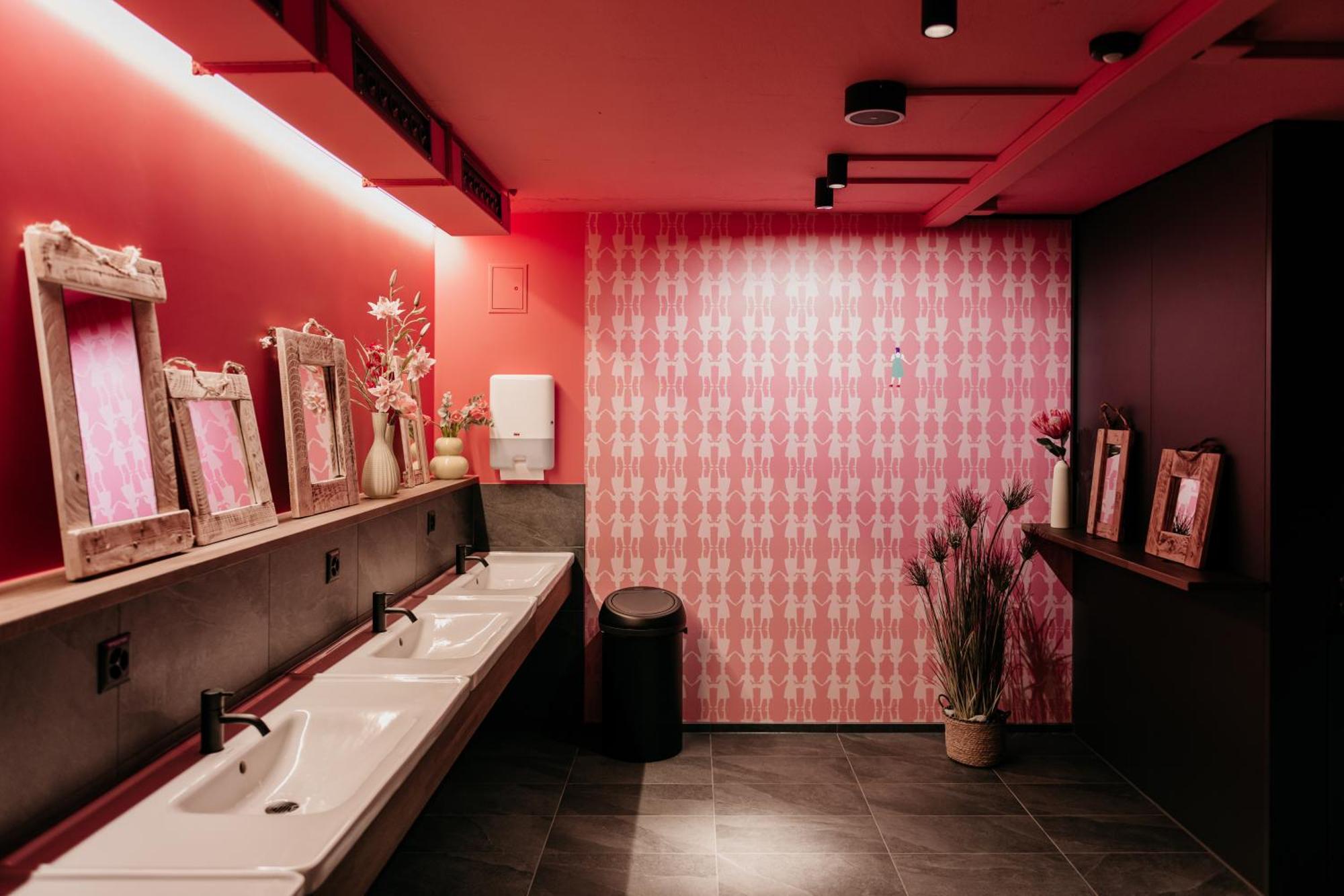 Capsule Hotel - Lucerne Old Town מראה חיצוני תמונה