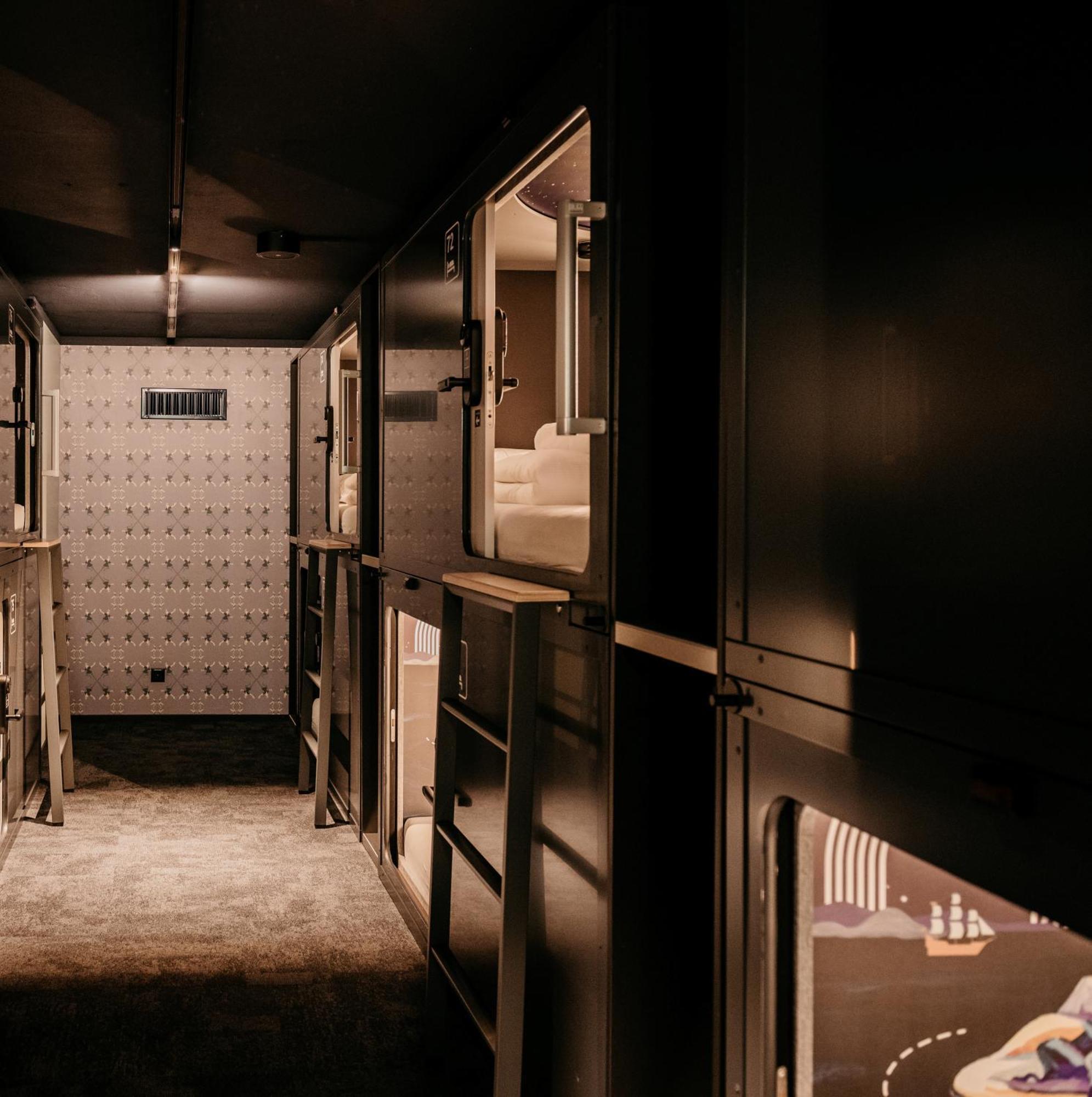 Capsule Hotel - Lucerne Old Town מראה חיצוני תמונה